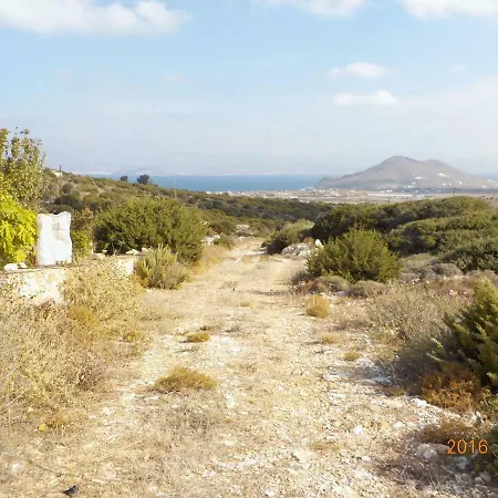 بيت للعطل Mirtula, Mountain Retreat With A Plonge Pool Kostos