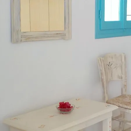 Mirtula, Mountain Retreat With A Plonge Pool بيت للعطل *